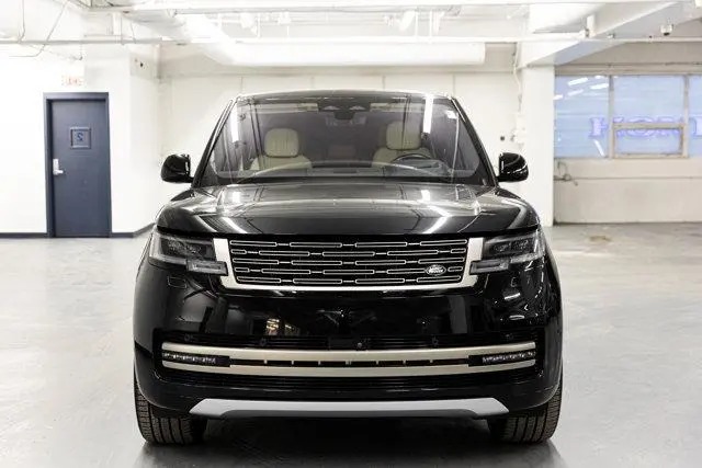 2023 Land Rover Range Rover P530 SE - Image 3
