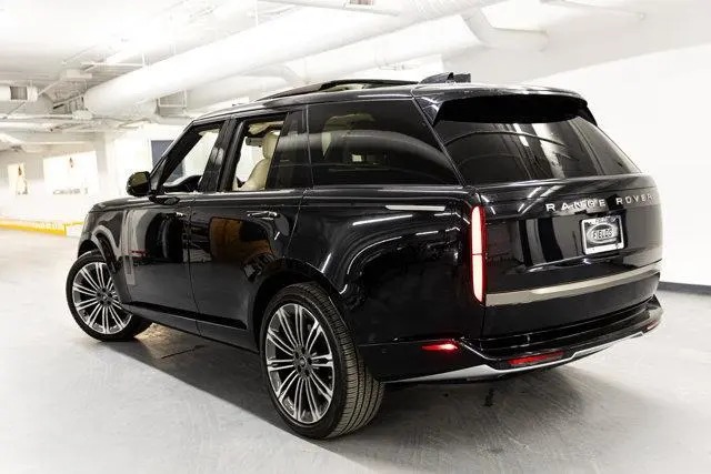2023 Land Rover Range Rover P530 SE - Image 4