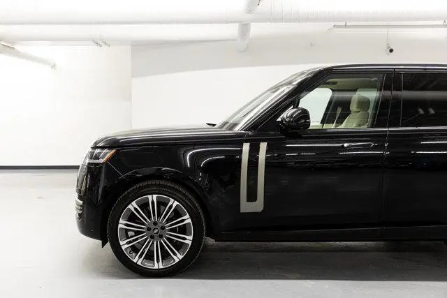 2023 Land Rover Range Rover P530 SE - Image 5