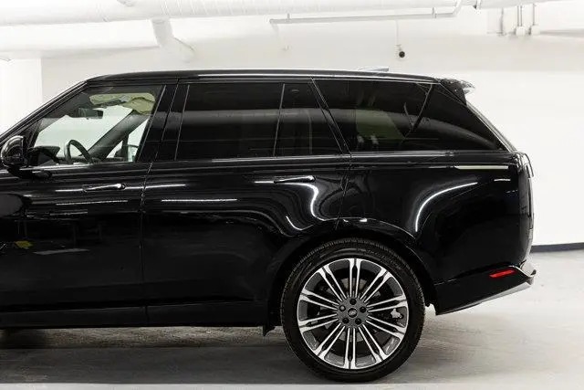 2023 Land Rover Range Rover P530 SE - Image 6