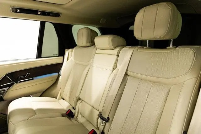 2023 Land Rover Range Rover P530 SE - Image 8